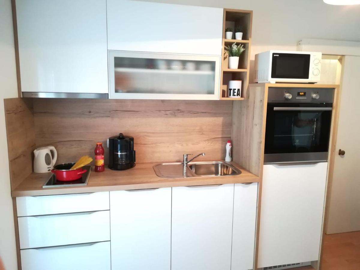 Apartment And Room Hudoletnjak Šilo Extérieur photo