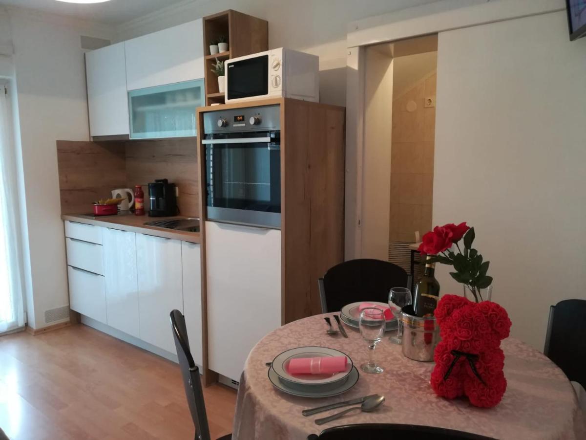 Apartment And Room Hudoletnjak Šilo Extérieur photo