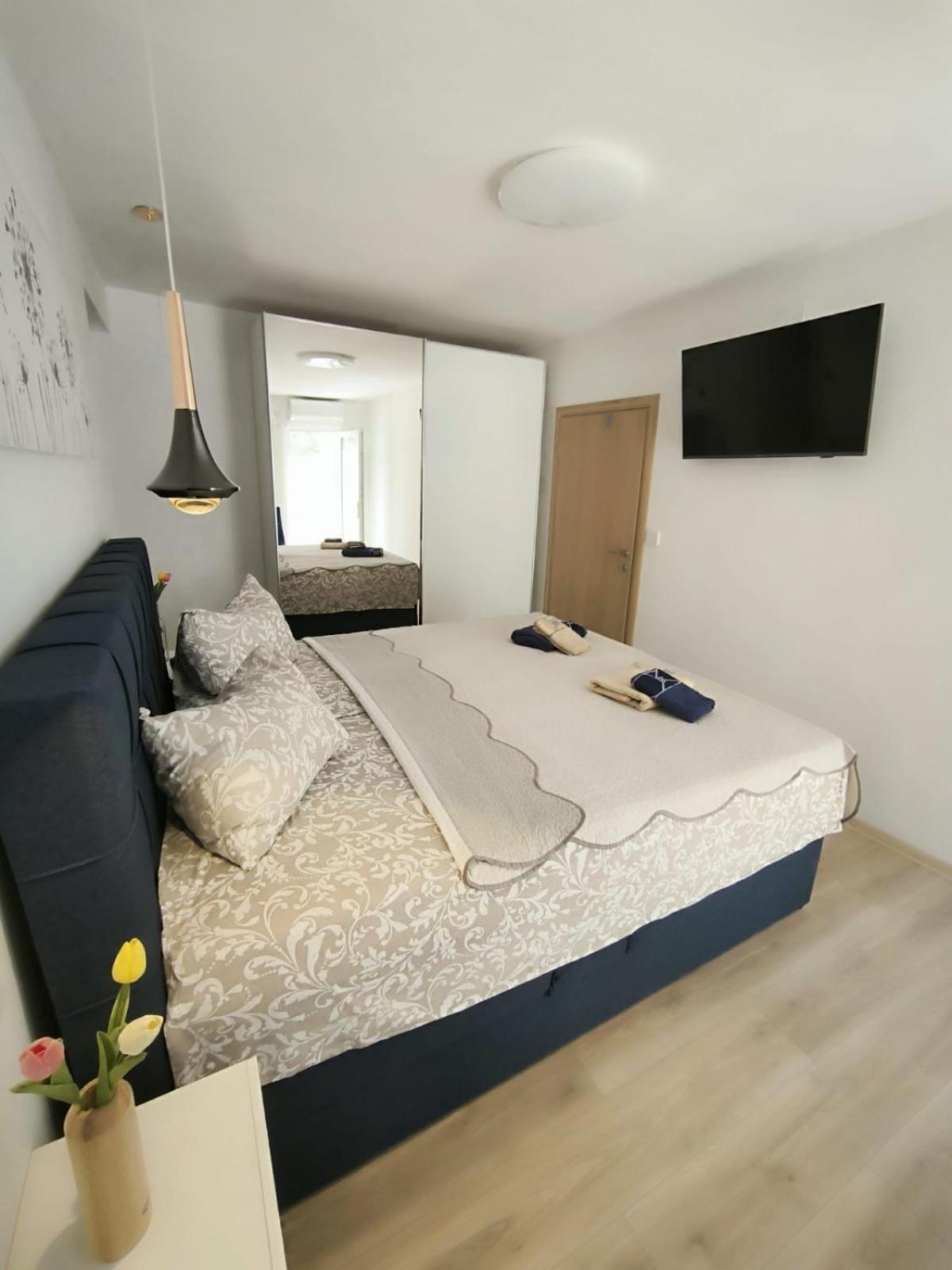 Apartment And Room Hudoletnjak Šilo Chambre photo